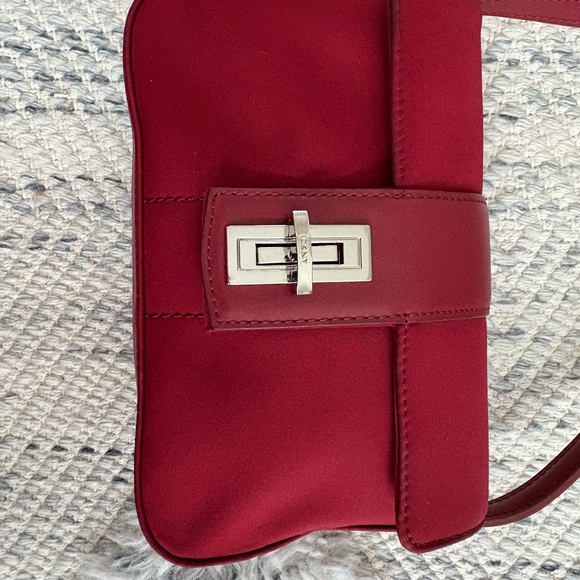 DKNY - Picture 6 of 8